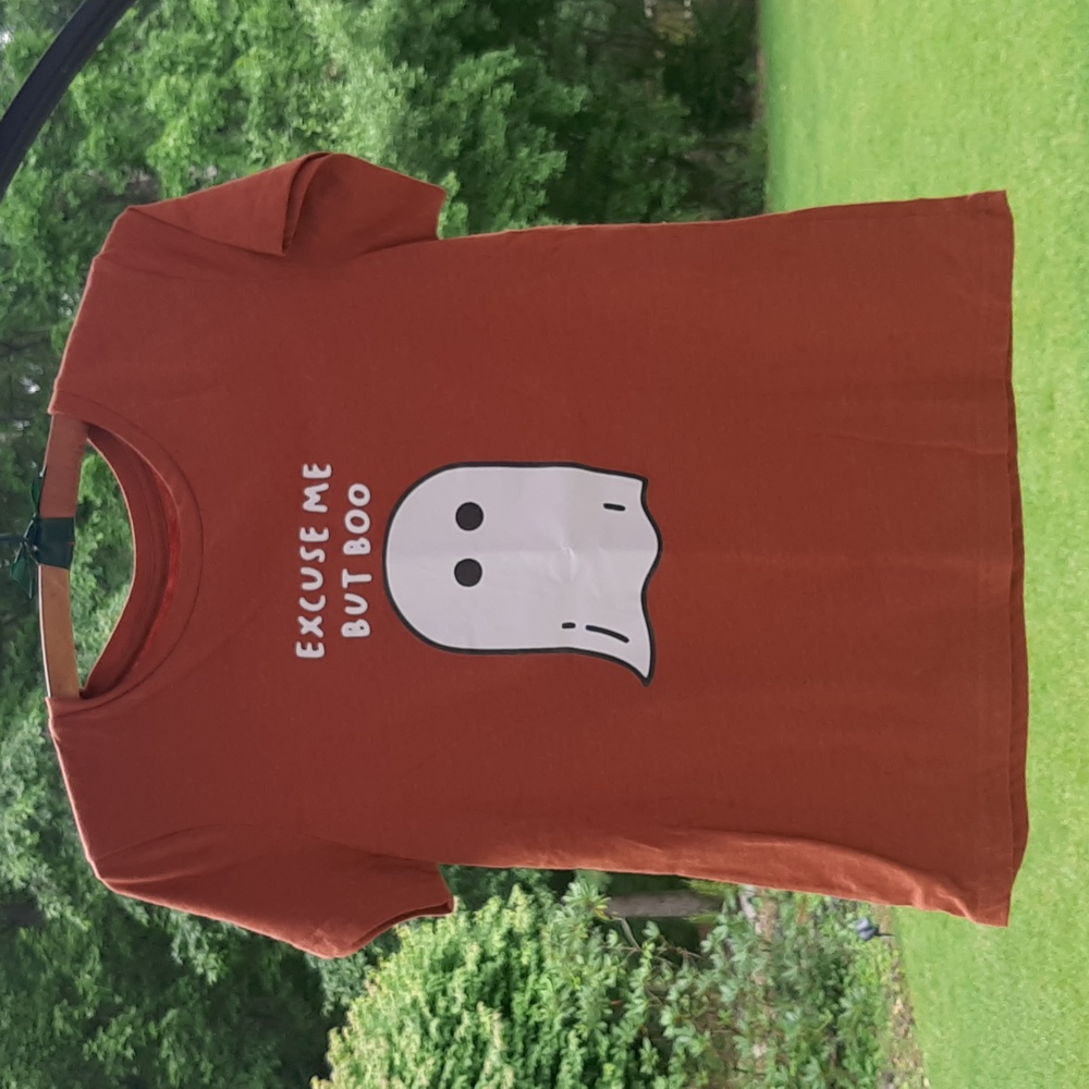 Ghost/Boo T shirt. Small